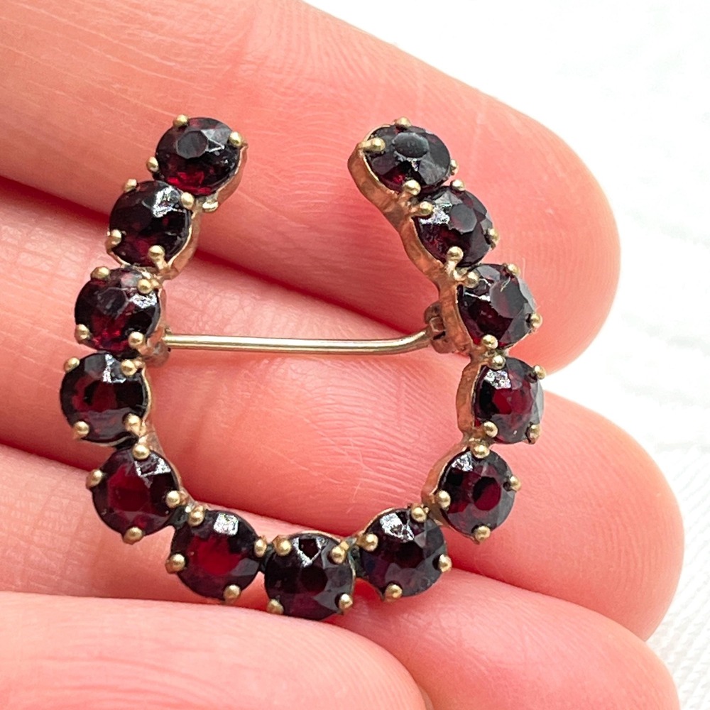 Vintage Gold Tone Horseshoe Scatter Pin Brooch w/ Prong Set Red Stones